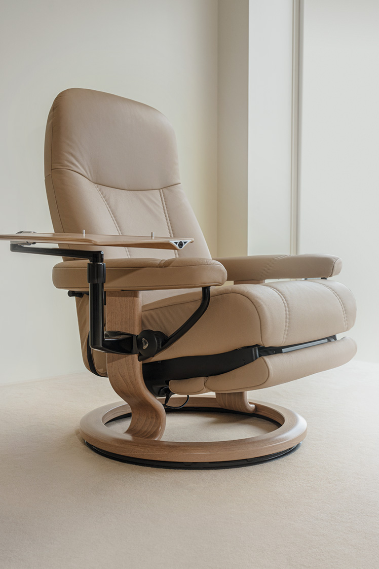 Stressless Consul Power Recliner with computer table - Latte Batick Leather - Oak Classic Base